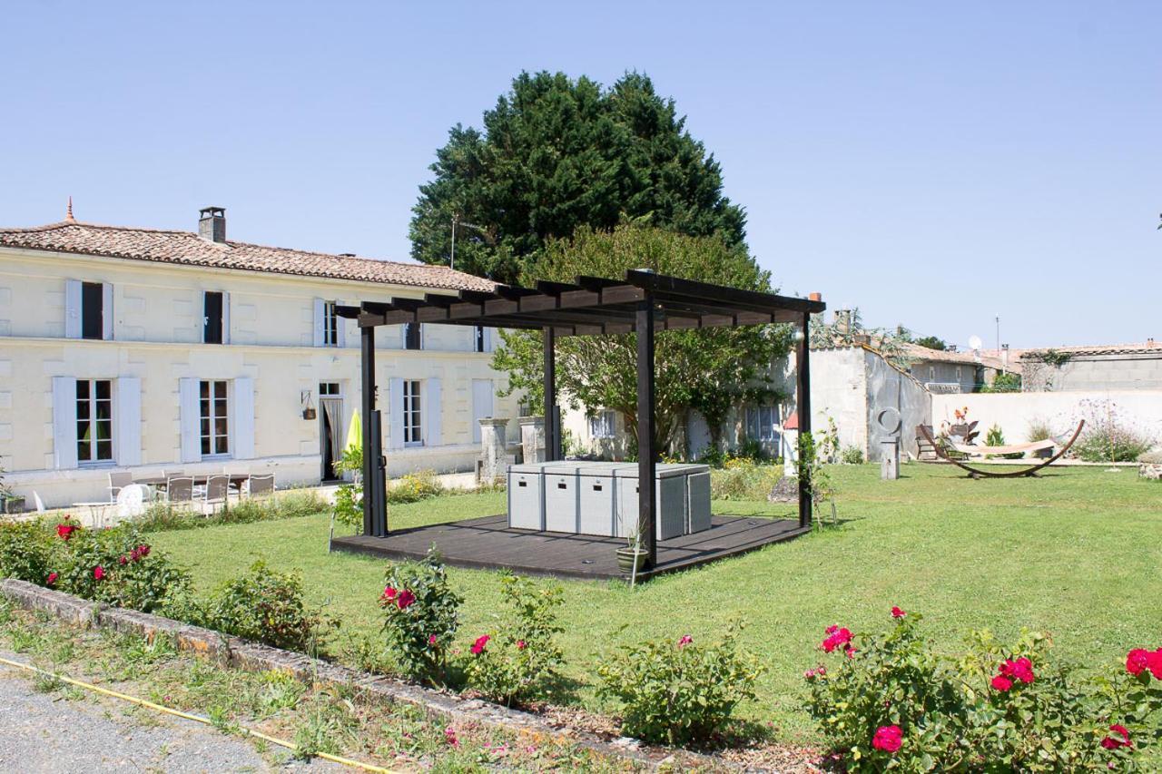 Bed and Breakfast Le Charhido Saint-Fort-sur-Gironde Esterno foto