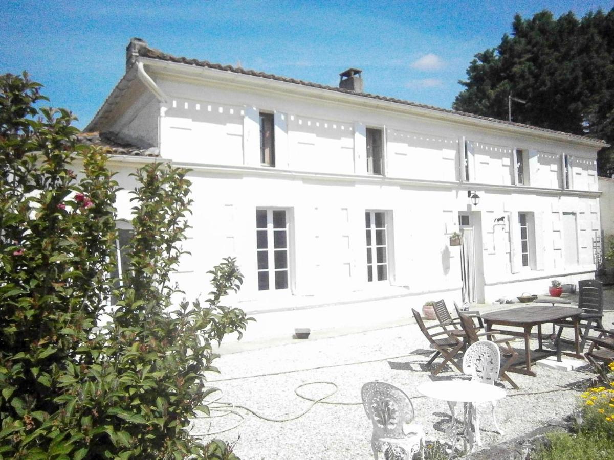 Bed and Breakfast Le Charhido Saint-Fort-sur-Gironde Esterno foto