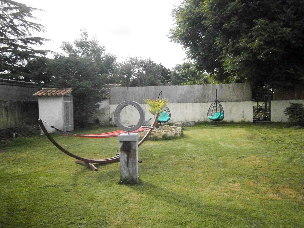 Bed and Breakfast Le Charhido Saint-Fort-sur-Gironde Esterno foto