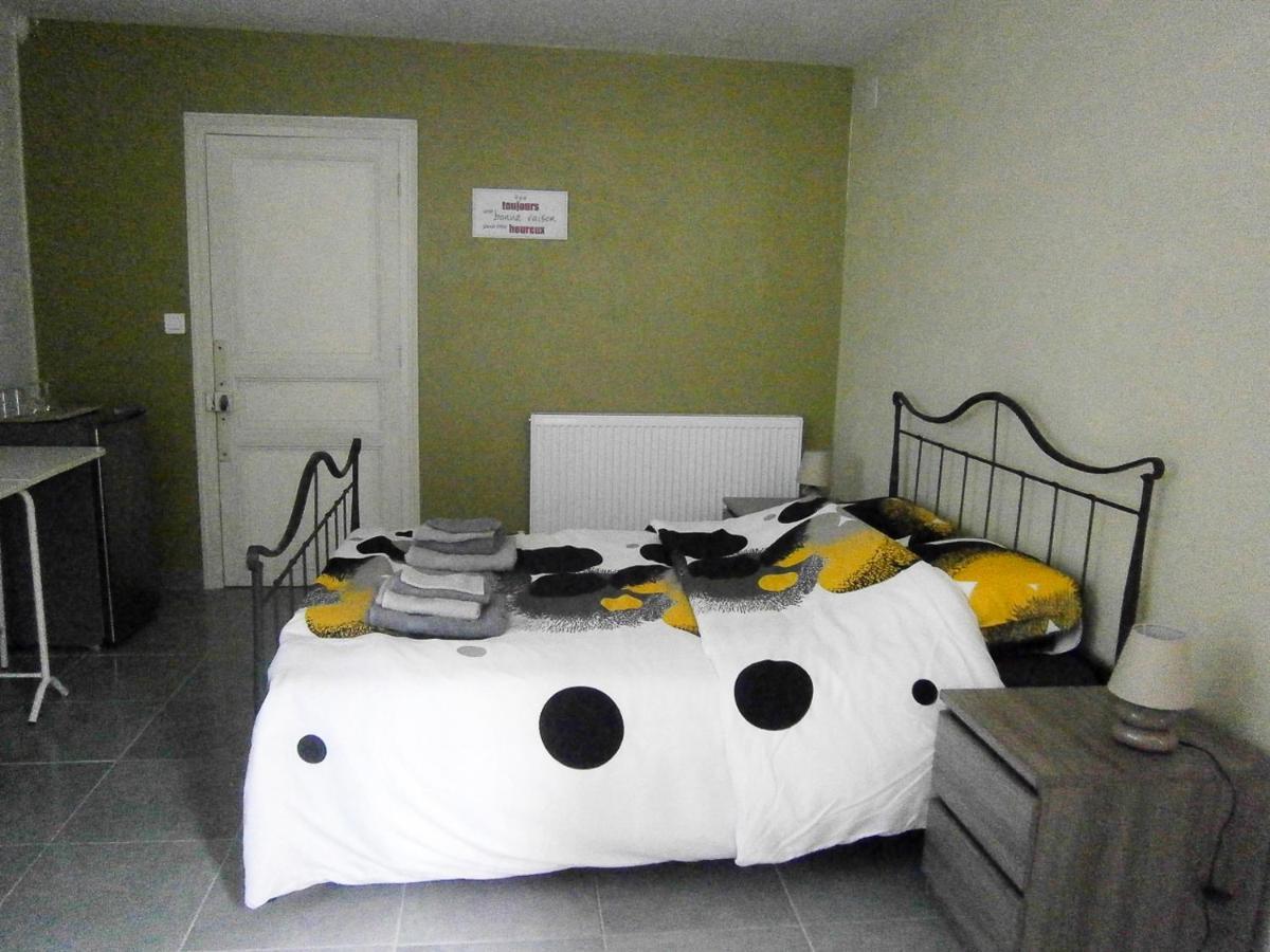 Bed and Breakfast Le Charhido Saint-Fort-sur-Gironde Esterno foto