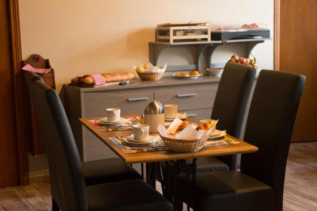 Bed and Breakfast Le Charhido Saint-Fort-sur-Gironde Esterno foto