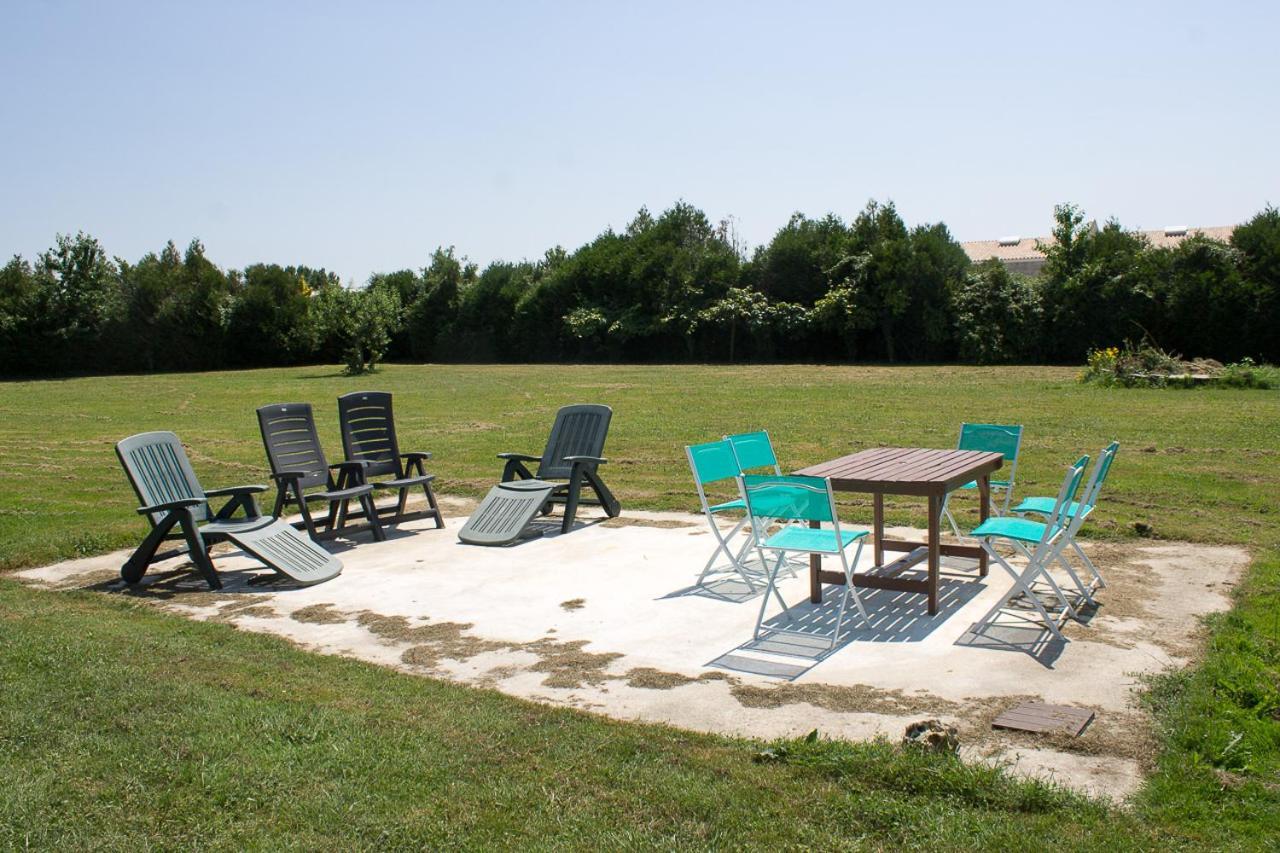 Bed and Breakfast Le Charhido Saint-Fort-sur-Gironde Esterno foto