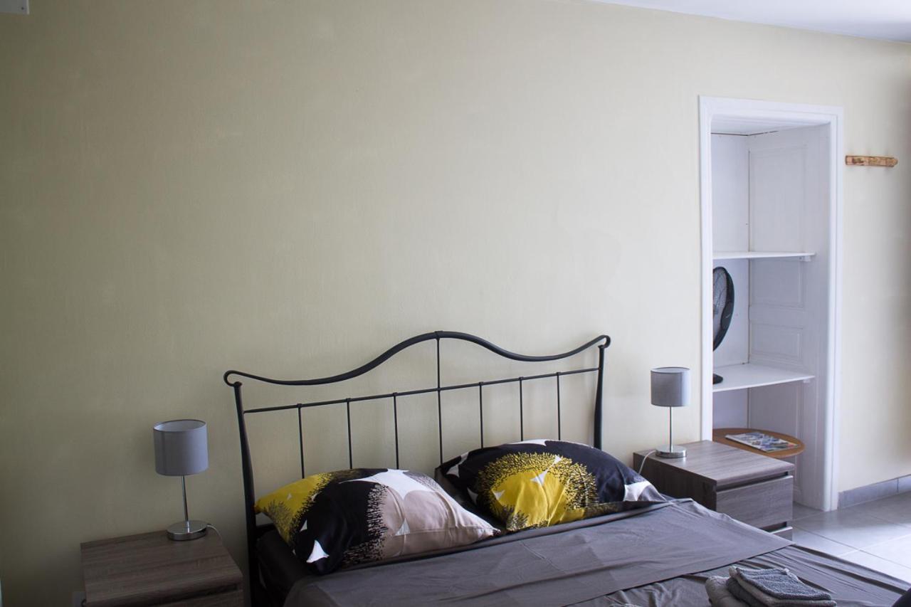 Bed and Breakfast Le Charhido Saint-Fort-sur-Gironde Esterno foto